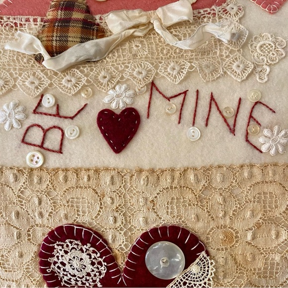 Handcrafted Felt Valentine “Be Mine” Wall Hanging Banner Romantic Lace Appliqué - Picture 5 of 15